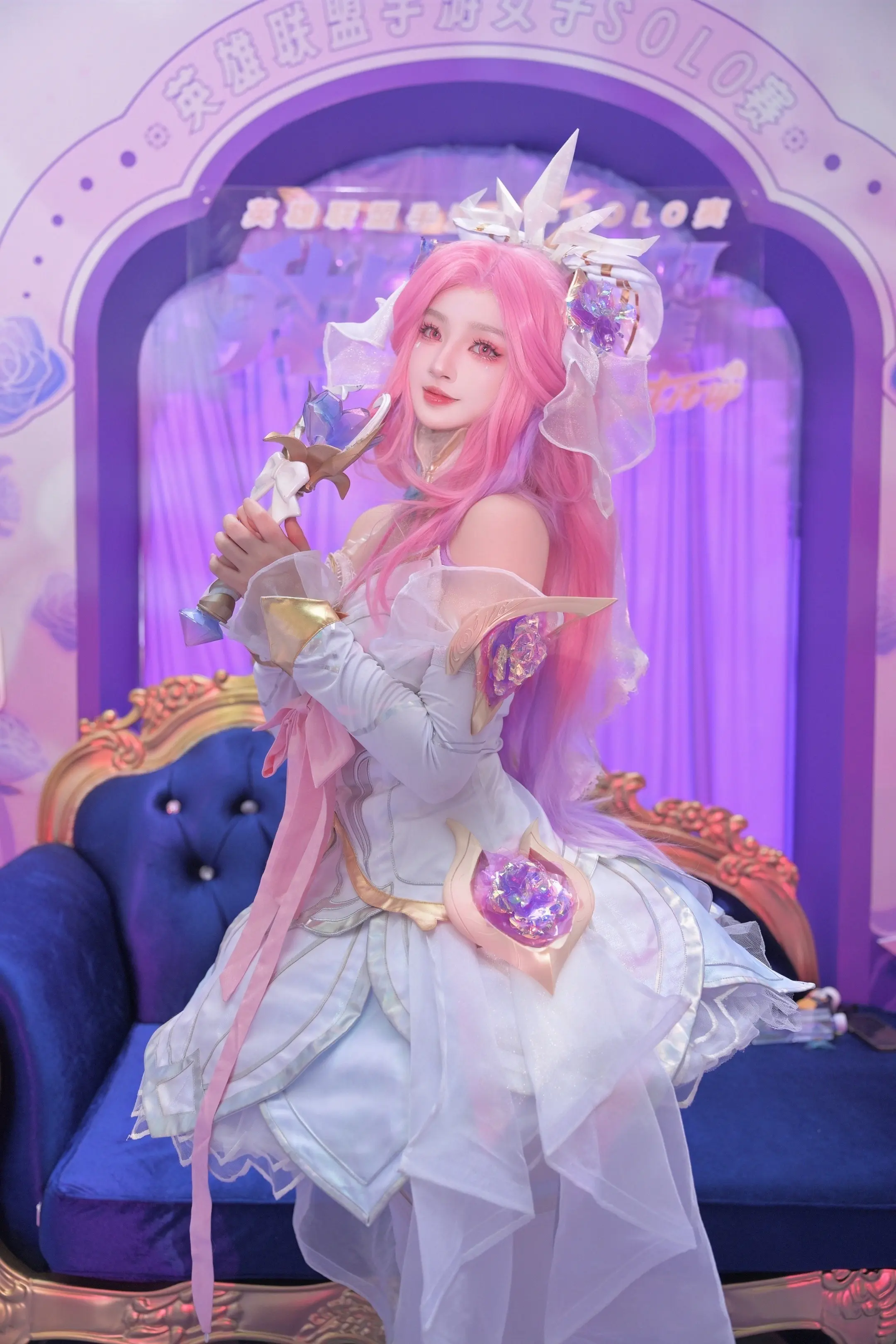 长这么大没被人抱过 直到遇见腕豪。8.30号有幸参加了水晶玫瑰舞会~