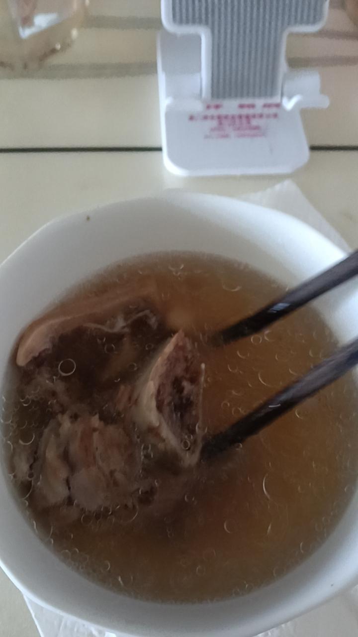 这碗汤看起来好好喝啊！