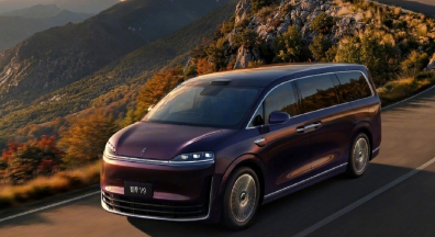 【鸿蒙智行智界 V9 旗舰 MPV 单月交付突破 1 万台，38.98 万元起】