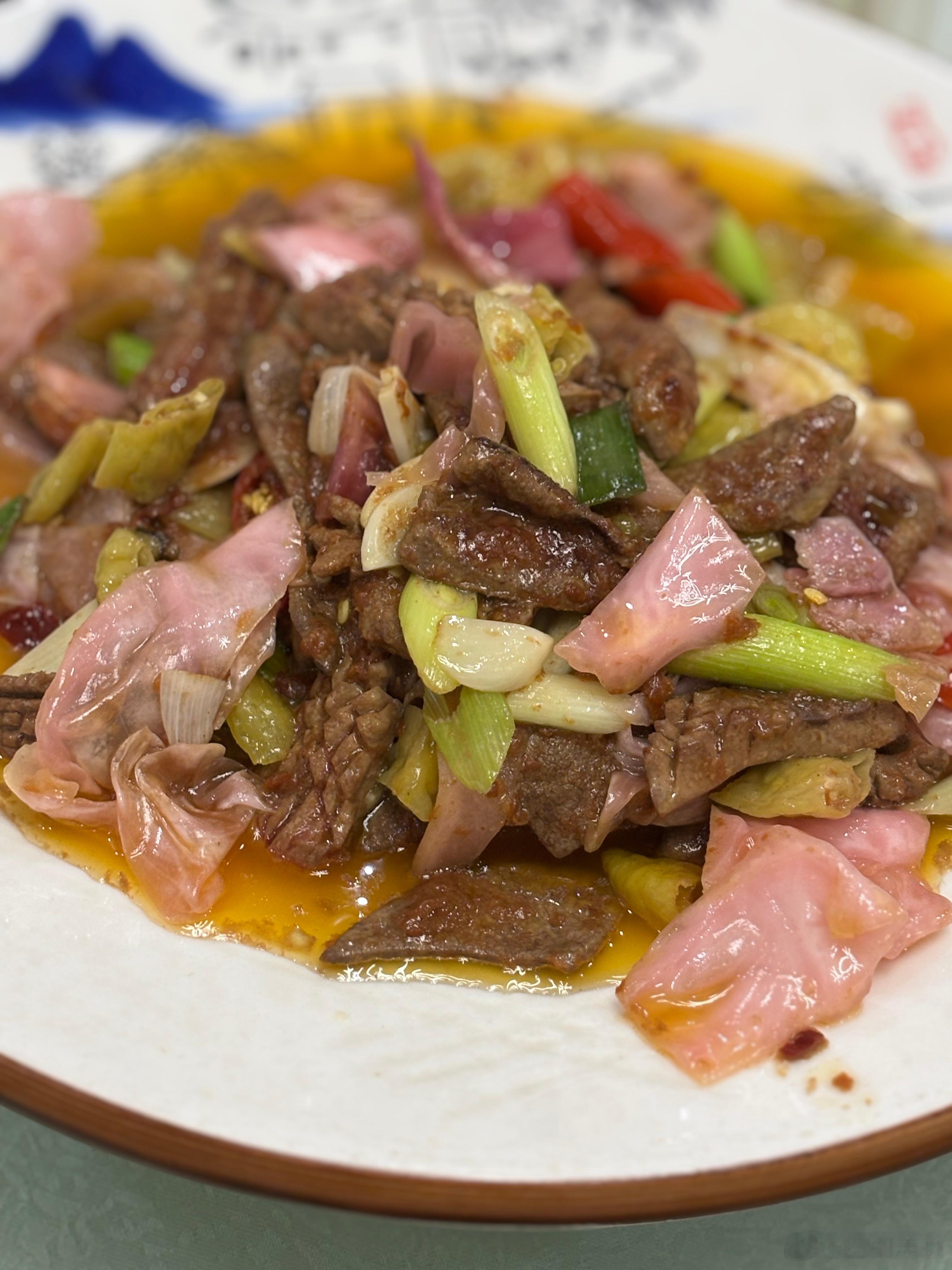 四川哪个地方的桌子上腌腊食材最多？大概率就是巴中了。大巴山腹地的川陕交界的巴中，