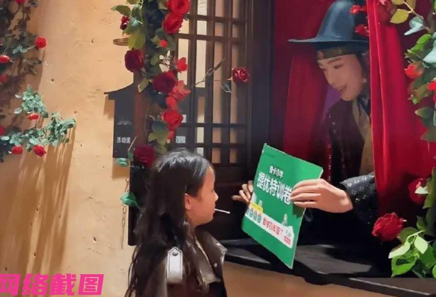 江西某个景区，景区内容有演绎的表演引发争议，其实对于景区而言，有些行为举止也为了