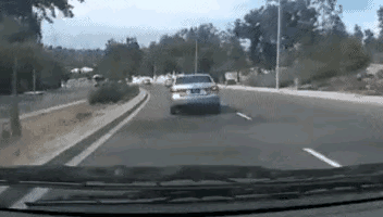 这才是真正的无人驾驶，就问你服不服[机智]