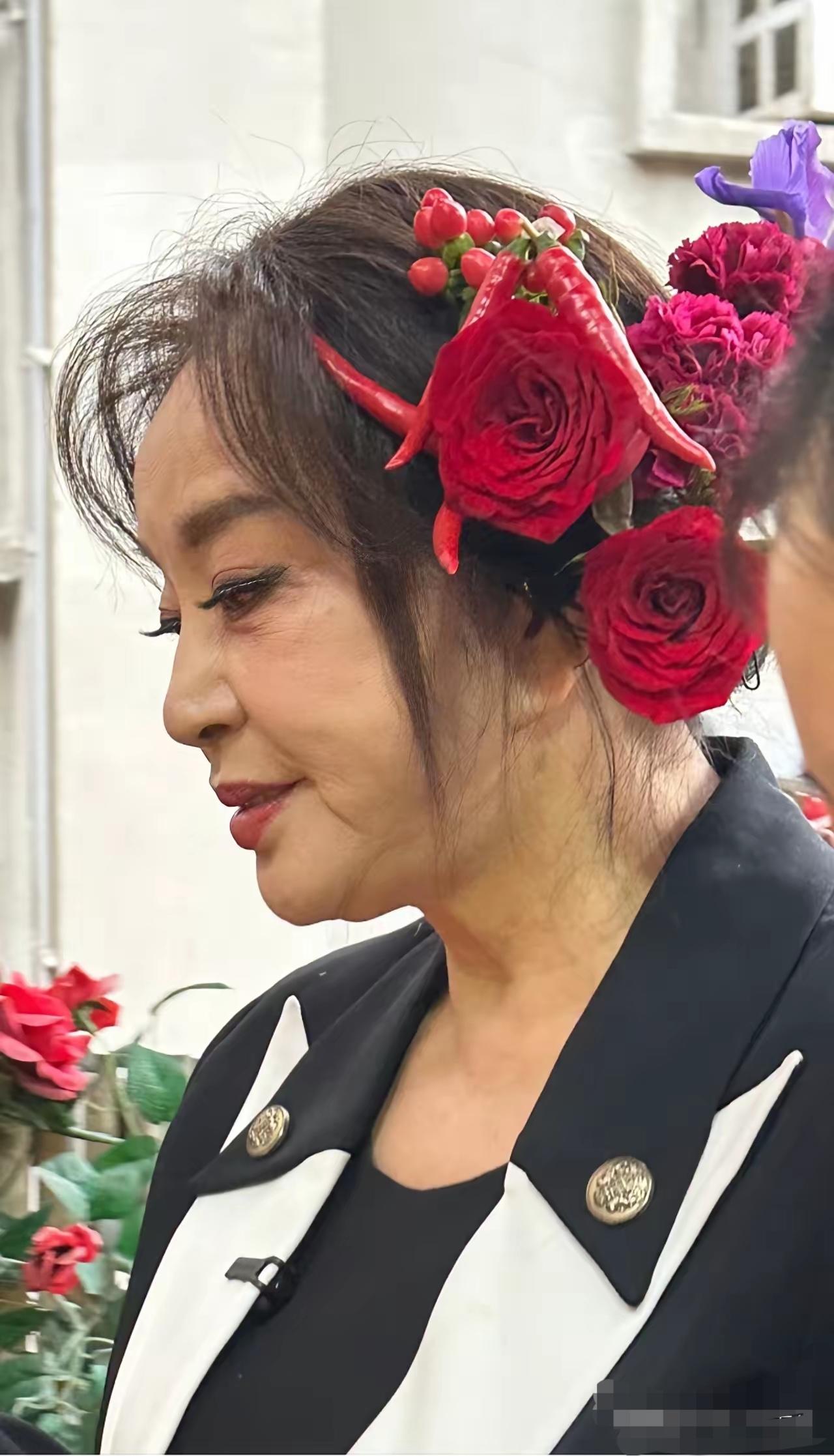 刘老师太人老心不老，情绪真够稳定。走自己的路，让别人无路可走。只是不知道自己觉得