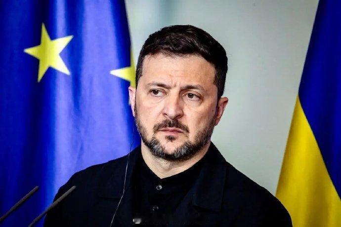 乌克兰总统泽连斯基在接受乌克兰媒体采访时的主要声明：

1.乌克兰计划就领土问题