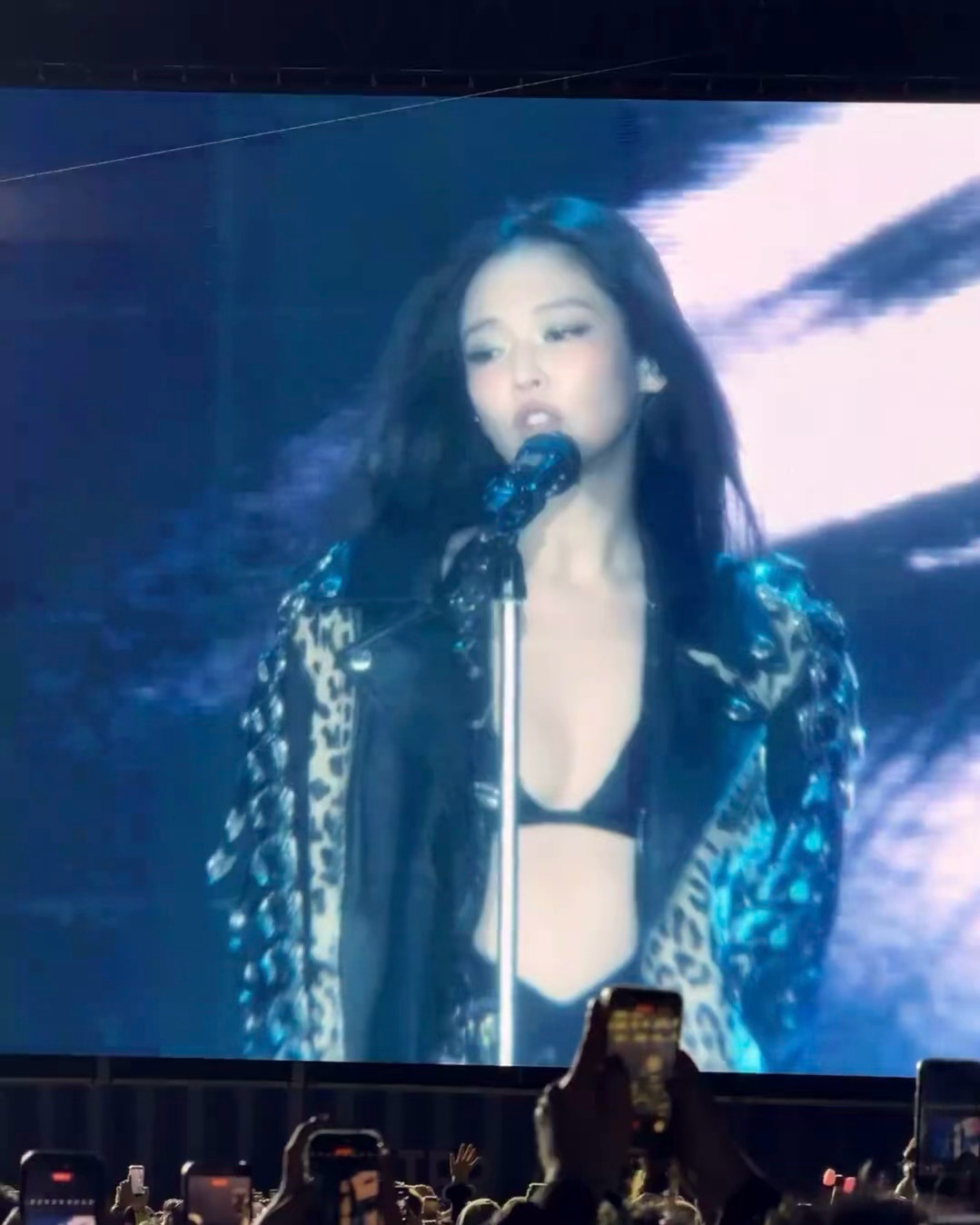 Jennie波兰音乐节大屏饭拍 