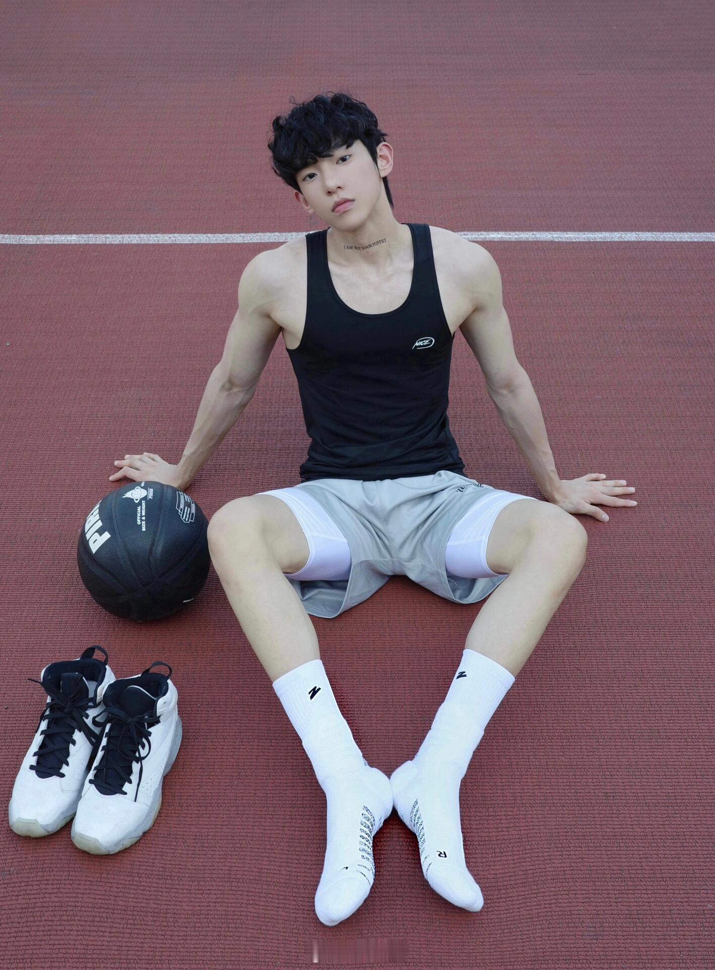 出来打球。传送门丨陈晨晖 ​​​