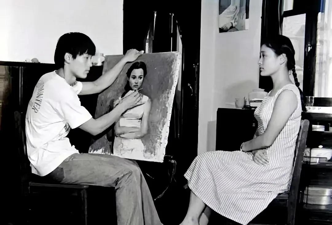 陈冲的哥哥陈川是画家。陈冲说：“哥哥极其谦逊、害羞，他画画，就像夜莺唱歌，本性而