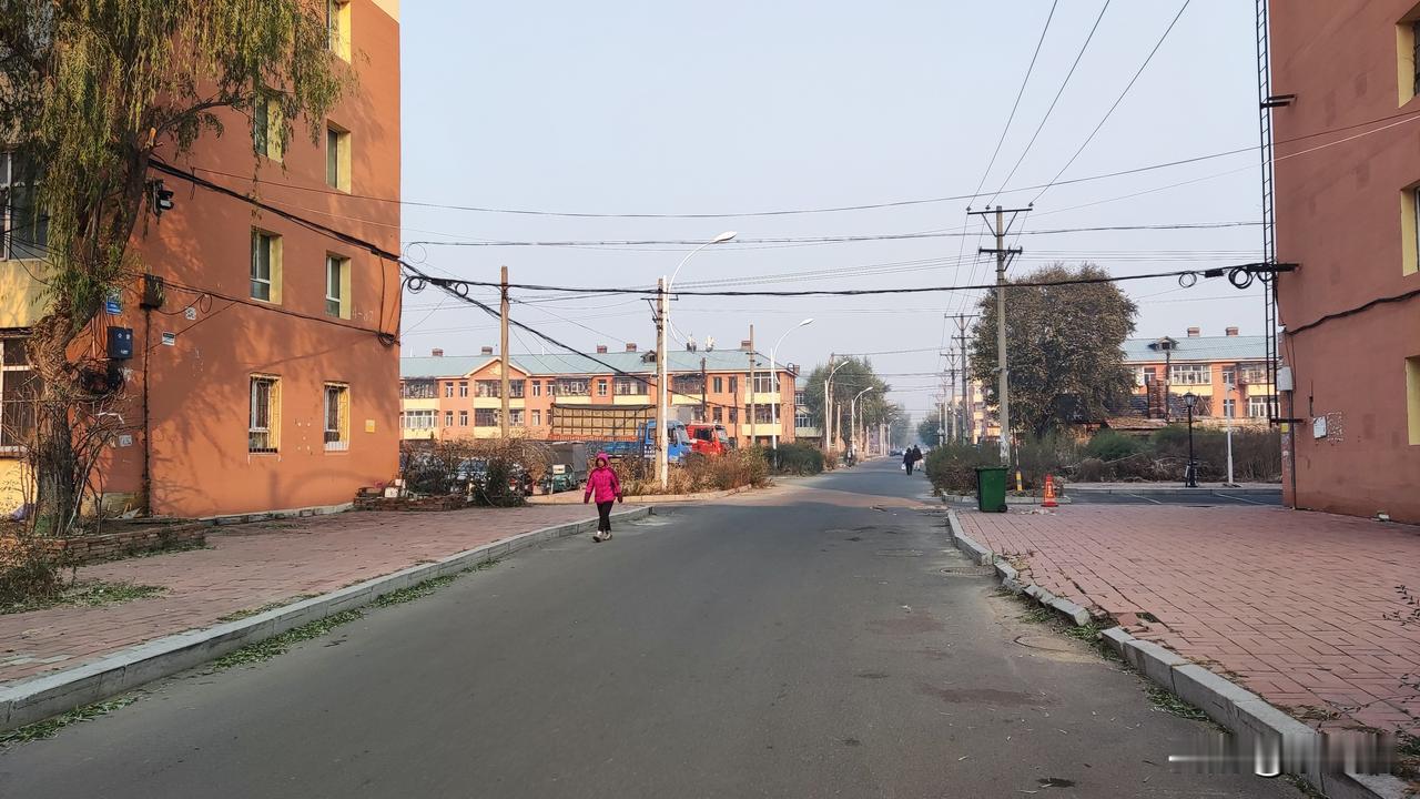 如果老师这样做，全班里同学都能考上清华大学中文专业，毕业后全都是作家！//@隔壁