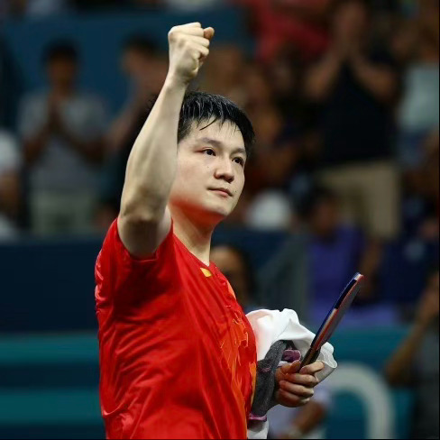 #樊振东男单金牌# 恭喜小胖顶住压力拿下乒乓球男单金牌，你现在也是奥运会单打冠军