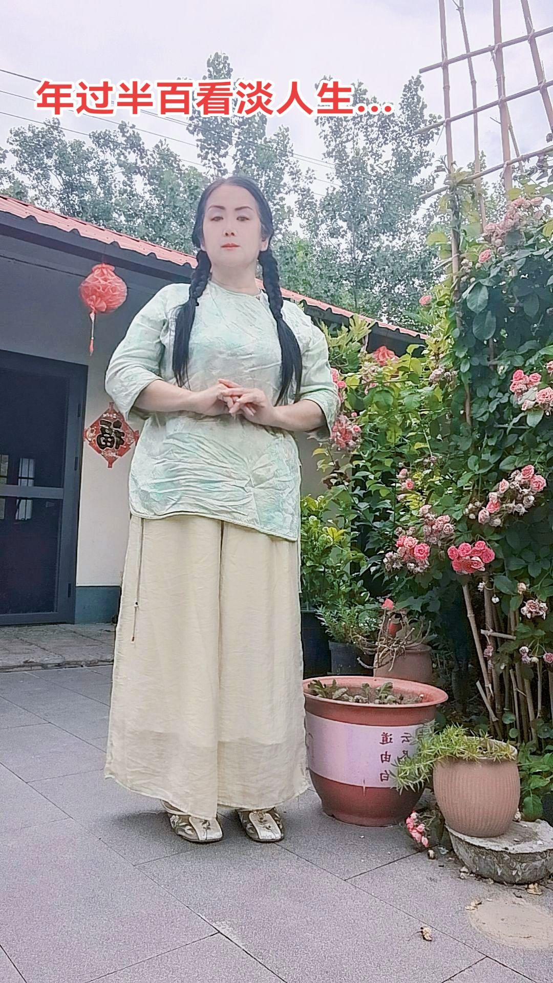 这辈子不想活的太老，寿则多辱，当生命的潮水褪去，长寿反而是一种惩罚…
所以，小病