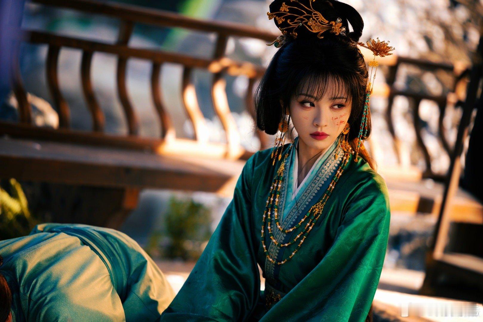 田曦薇恶女眼神戏看田曦薇演恶女也太过瘾了，一个眼神就能拿捏所有情绪，感染力绝了田