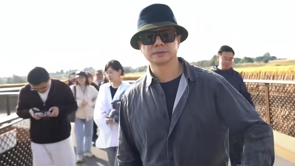 🔥段奕宏赴约滇池绿道！影帝打卡昆明最美风景线。说到做到！段奕宏杀青后如约现身滇