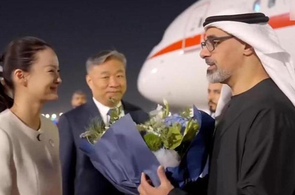 上万亿，不投美国，投中国。阿联酋这一刀，捅在美国霸权最软的地方。
谁能想到，曾经