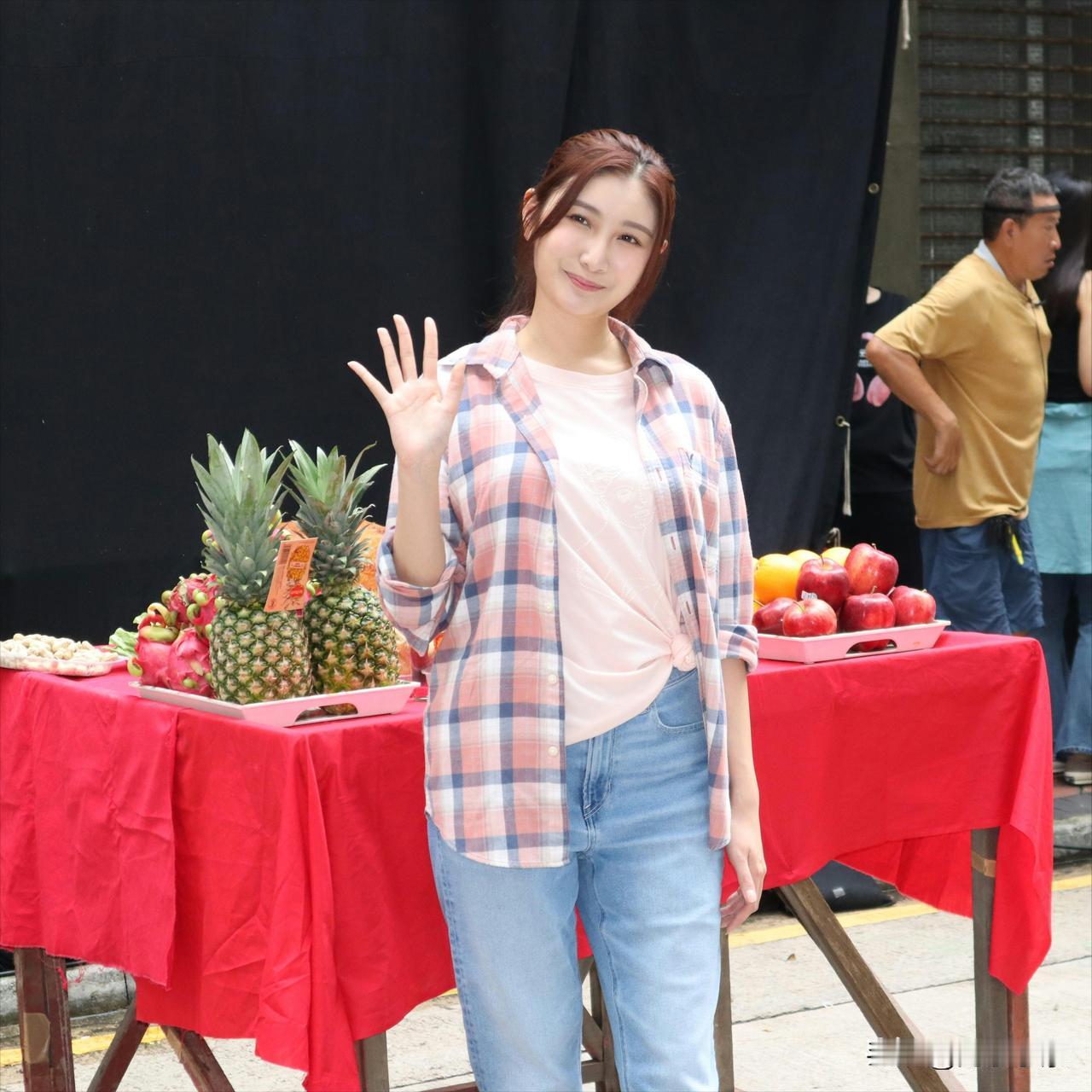 沈殷怡被爆秘恋AK江𤒹生后首现身，出席新剧拜神拒受访，剧组出面回应！
ViuT