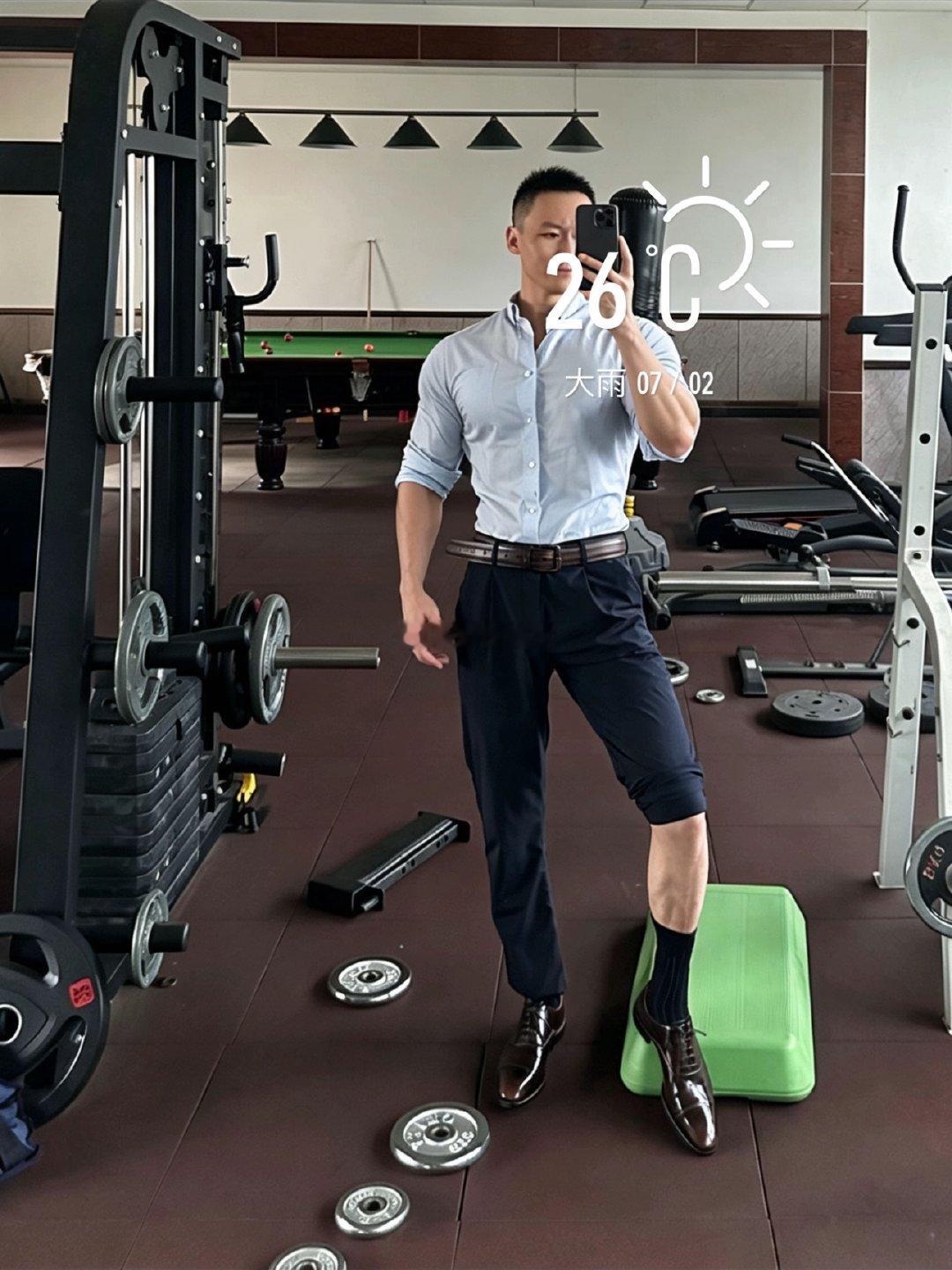 泰山景区回应网传开始拆除铁丝网啥时候青海湖也可以拆除那铁栏杆，真的非常破坏环境，