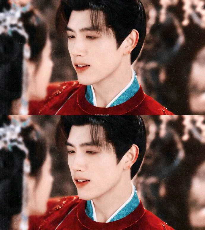 段胥你好香啊段胥在花田的名场面也太苏了，网友玩梗喊他好香，少年将军的温柔浪漫全都