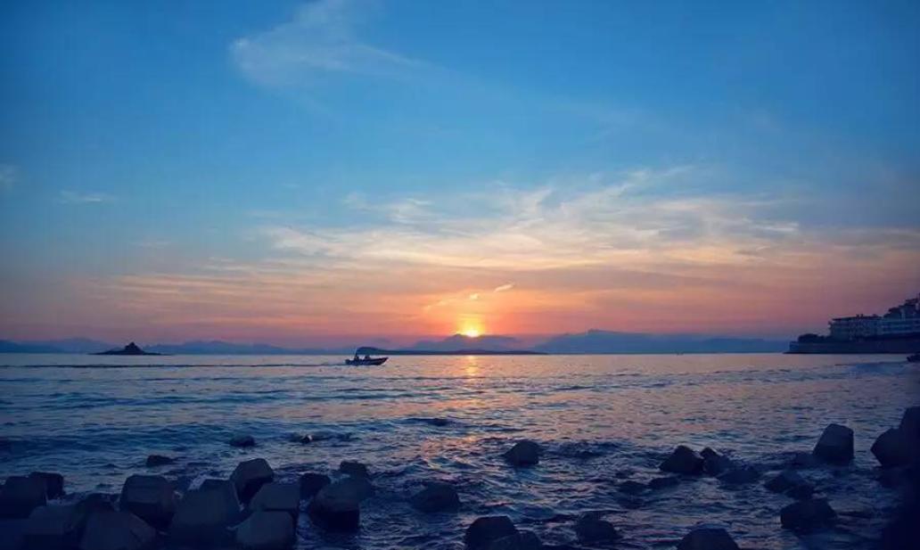 暖冬预警！
三九变九九，
气候要乱套？


今年三九不冷，
有点怪。


按理来