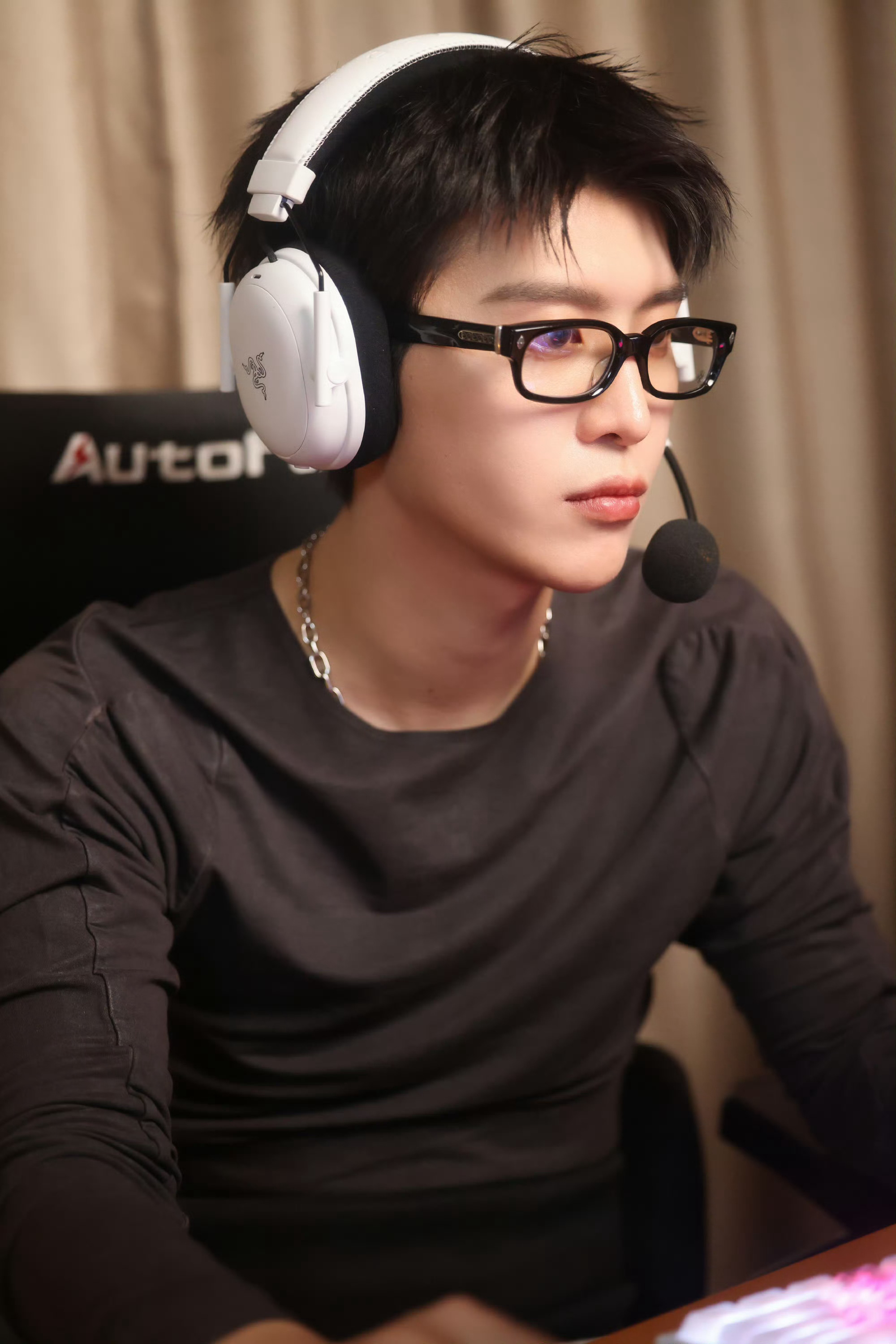 范丞丞你好帅！下次直播做饭好不好！做拔丝鸡翅吧！