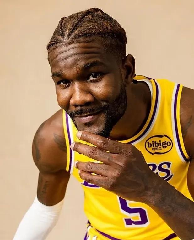 顿宝终于有了笑容，合适的才是最好的。顿宝终于有了归属感。之前被人诟病的那个艾顿 