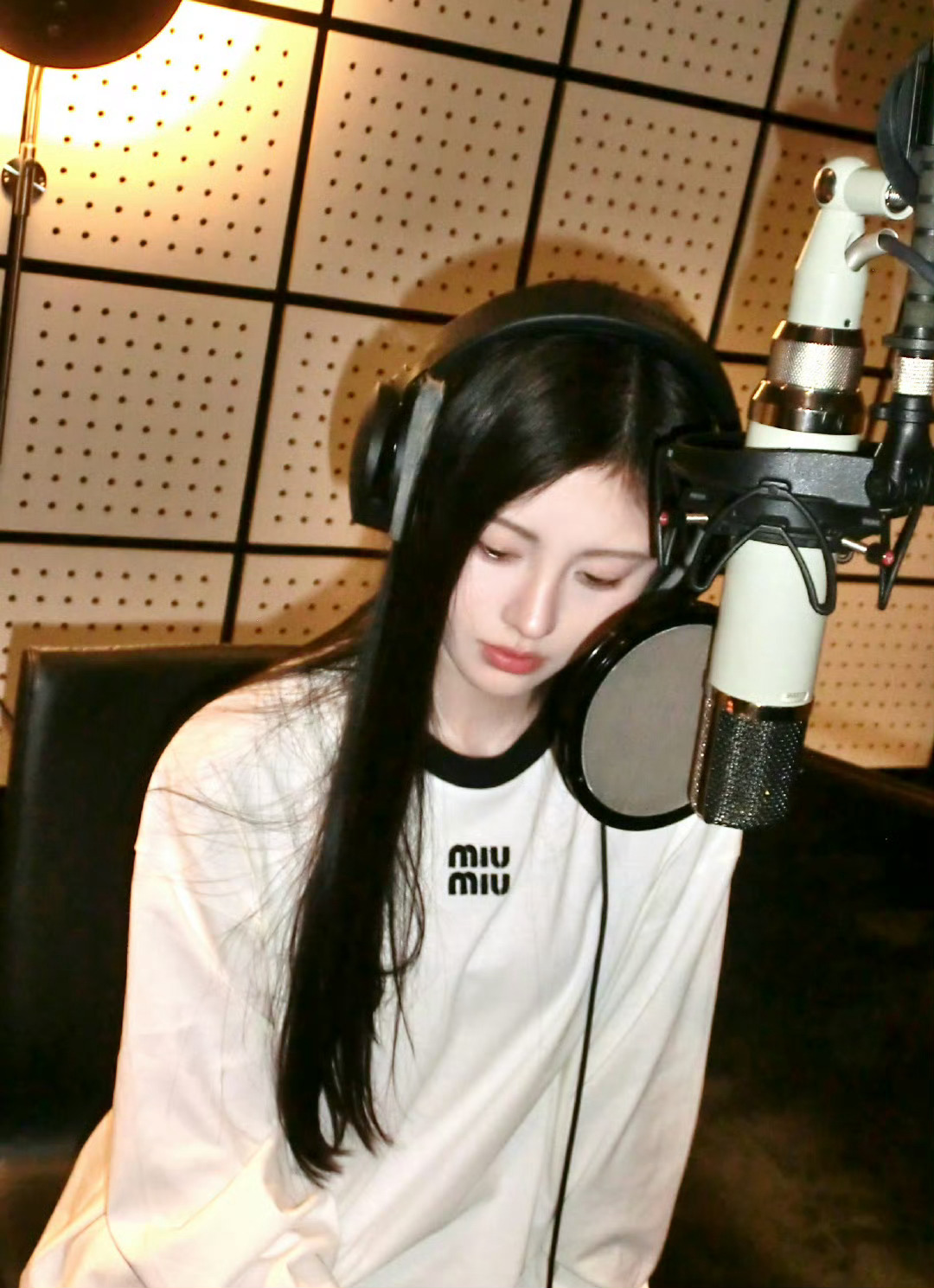 鞠婧祎 jjy鞠婧祎苏绿夏 风声越大 思念越长 爱意越久𝒯𝒽𝓮 𝒷𝒾?