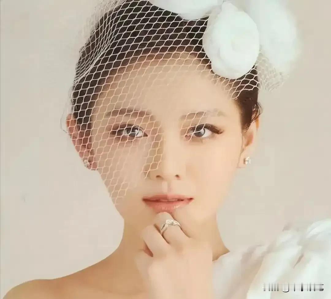 如何评价大s每个人都不需要别人来评价，虽然她是公众人物，但她也是一个独立的个体，