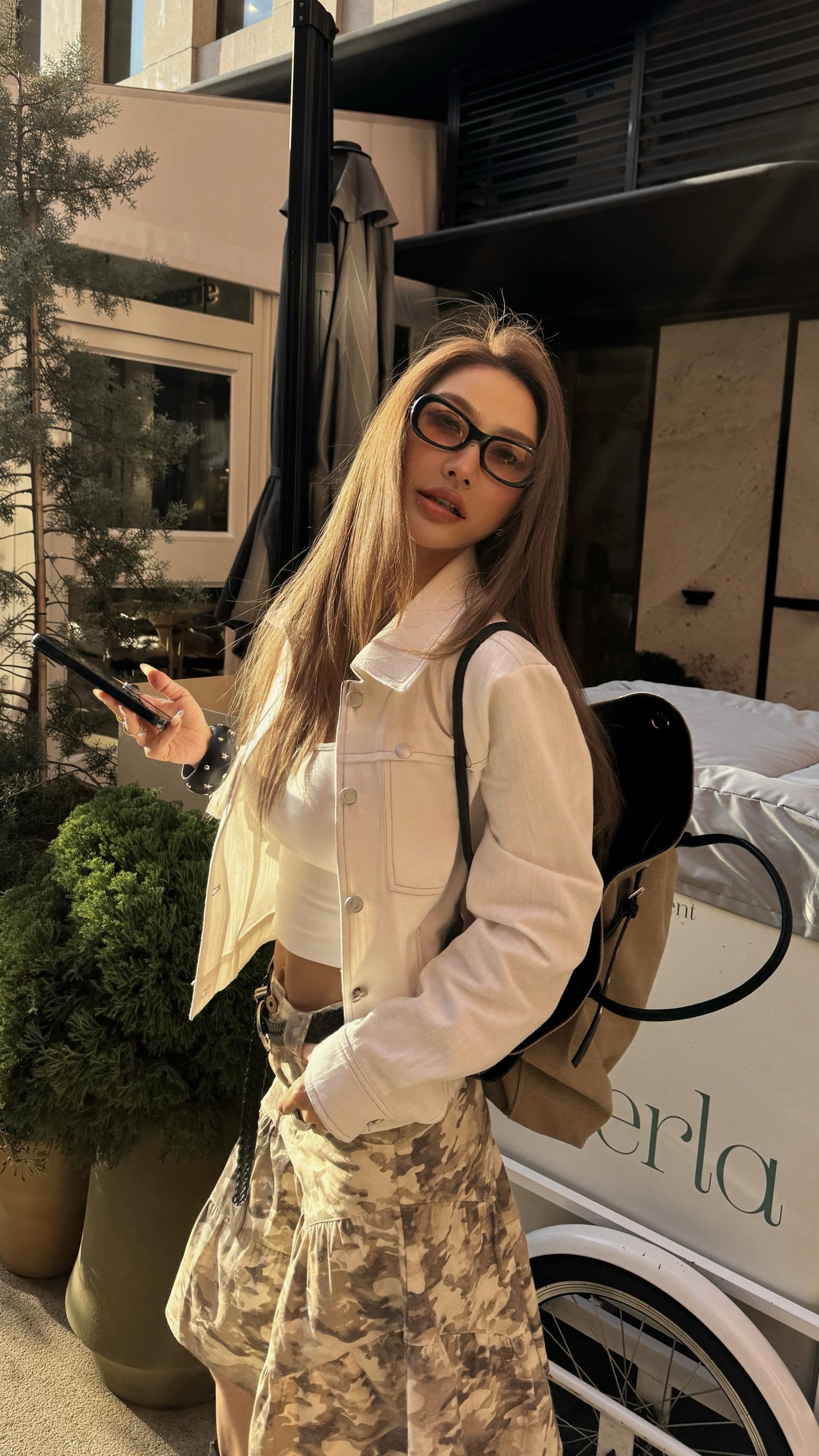 但你不得不承认我就是那种个人魅力很强的人。