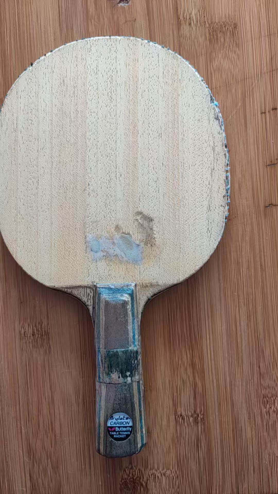 春节过后的这几天，不断地有球友给我发来微信，咨询修球拍的事儿。
在这些球友里面，