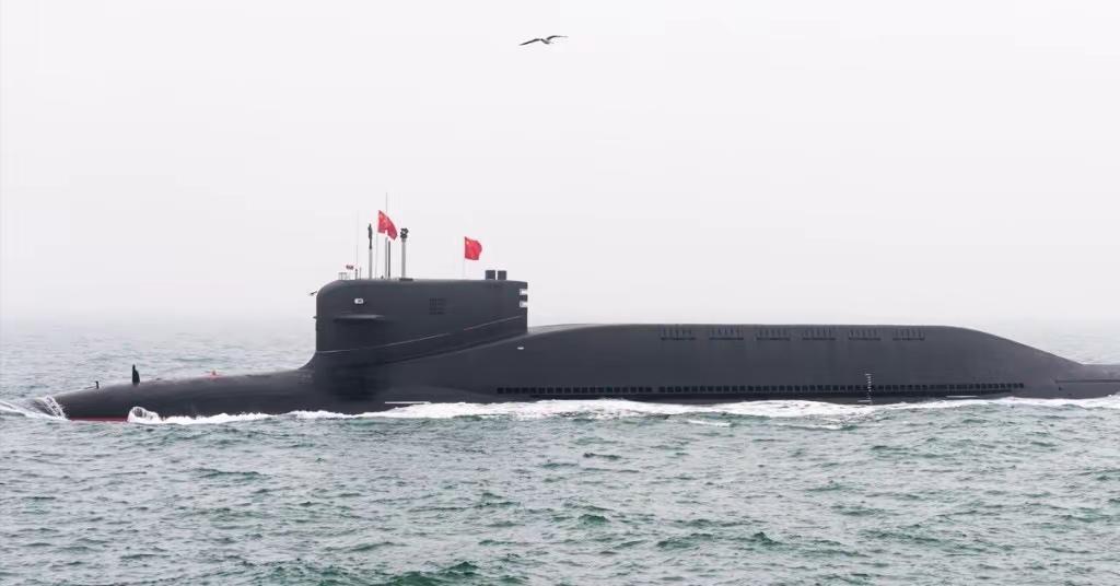 发射成功！！祖国万岁。7月6日12时01分，中国人民解放军海军1艘战略核潜艇向太