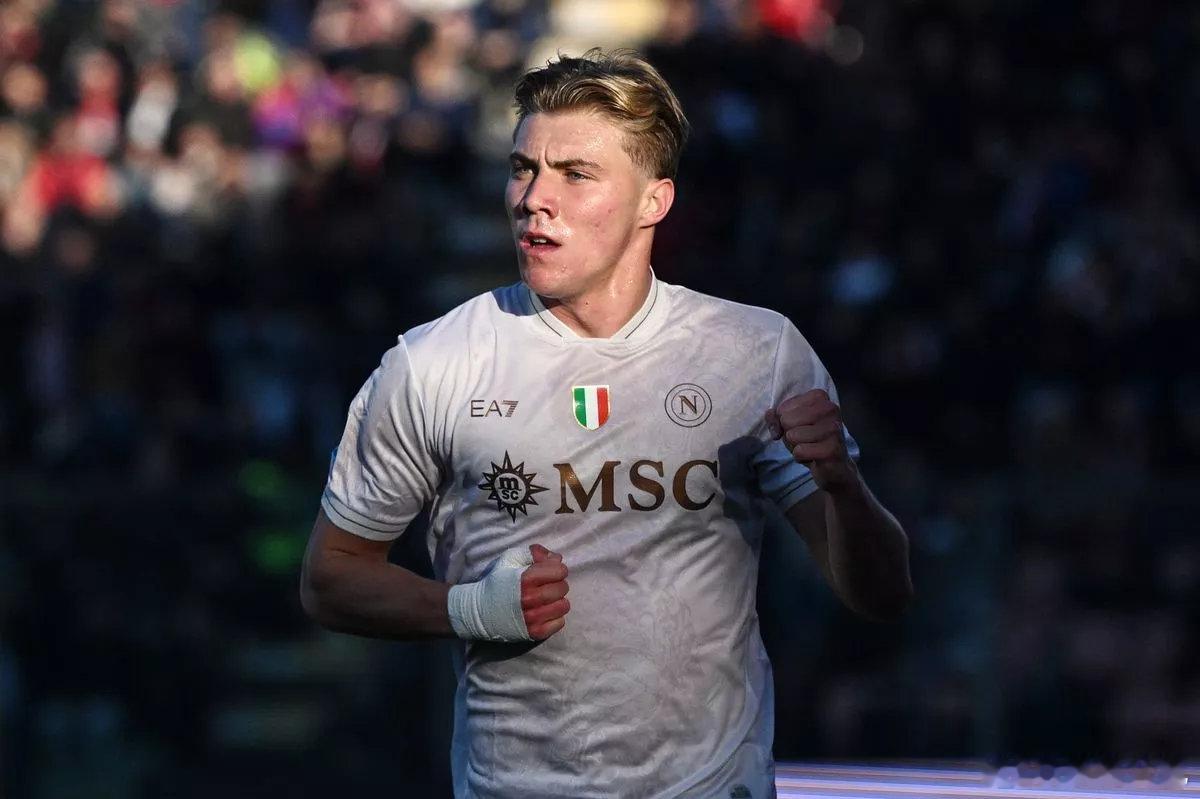 【2年半前77M欧元购入】罗马诺：那不勒斯预计会在明年夏天买断从曼联租借的前锋霍