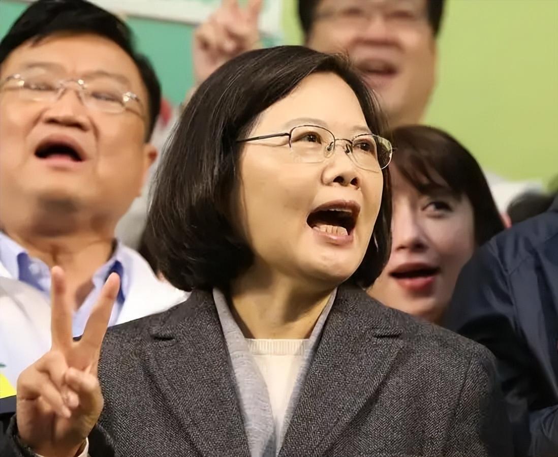 蔡英文退下来两年了，最近却突然坐不住了！2026年高雄“铁票仓”眼看要翻车，蔡英