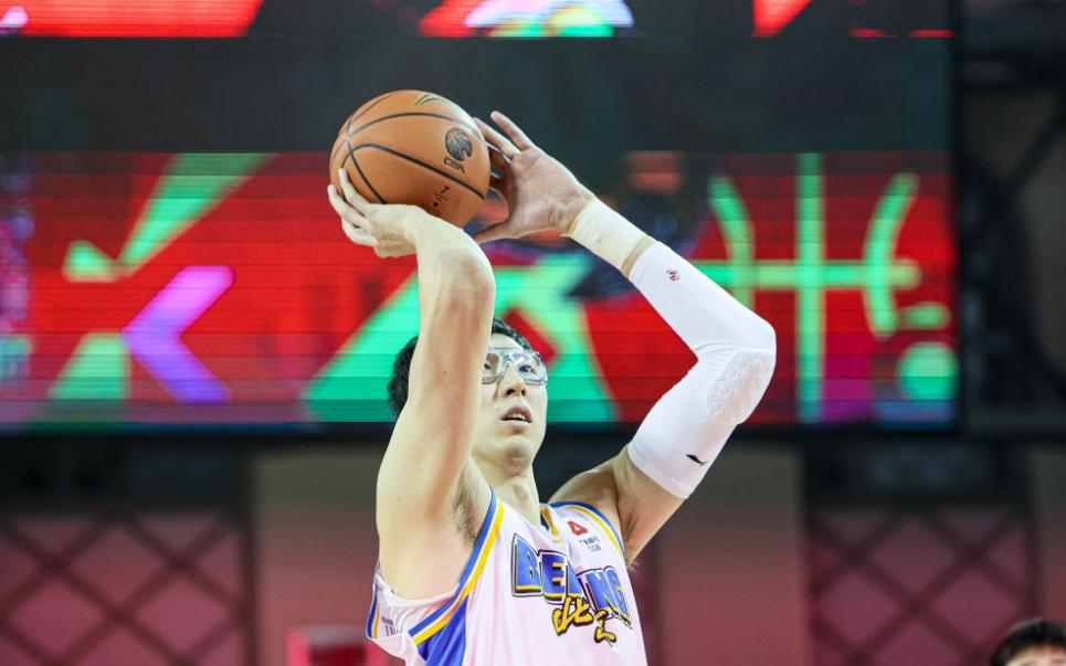 连续8次罚球不中，周琦才30岁啊怎么就废了。真没想到在2026年还能看到比奥尼尔