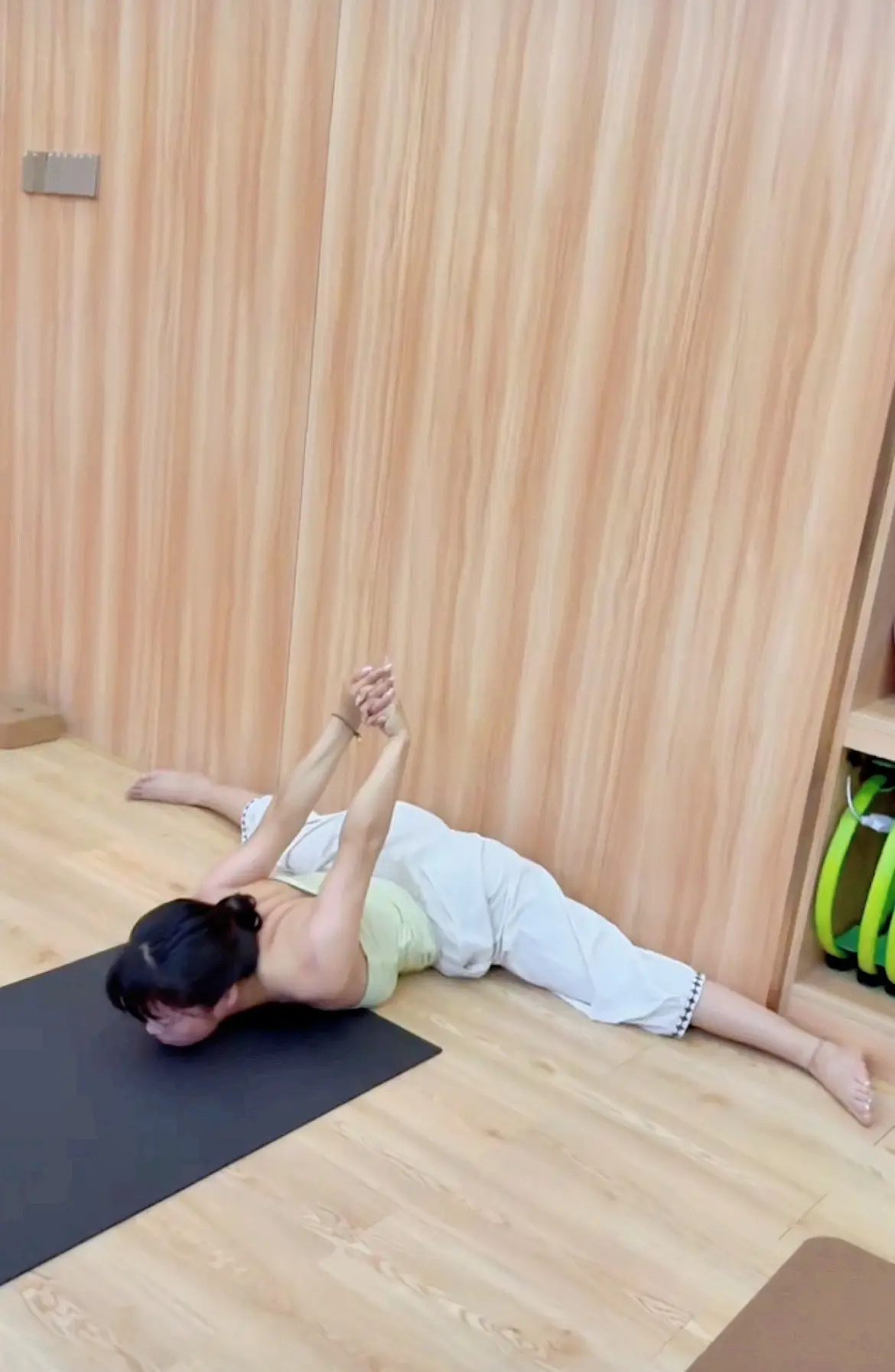 相互尊重是底线，我不做好人，也不做坏人，人和人之间，互为镜子，你待我如...