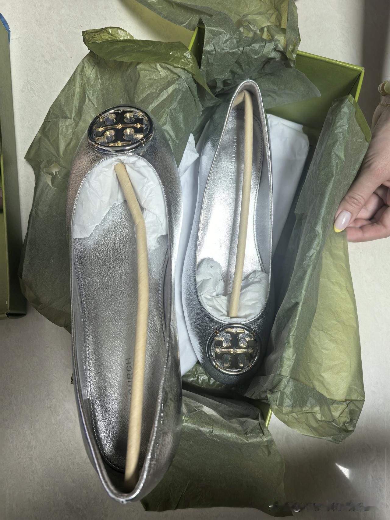 湾里虽然号称华北地区最大奥莱，但品控真的难以服众。
相比之下，香江奥莱品控更好些
