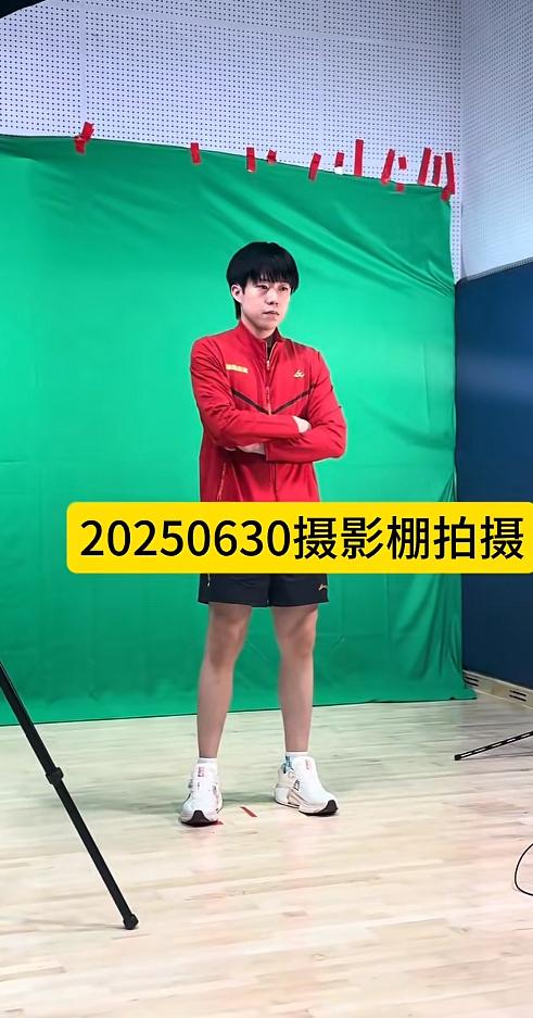 这发型像一个钵儿盖头上，剪个清爽的发型多好呀