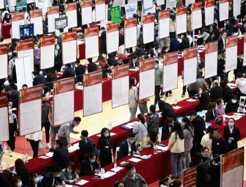 国家统计局称：青年人失业总共 600 多万，城镇调查失业率不会低估全国失业情况
