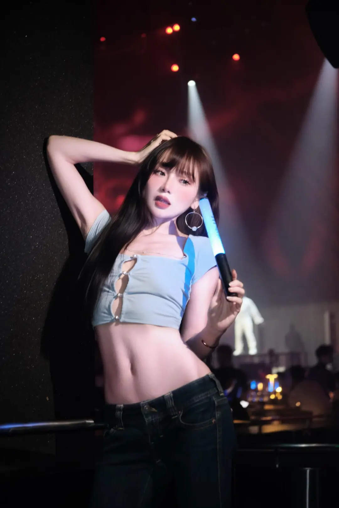 看看我的腹肌练的还行？