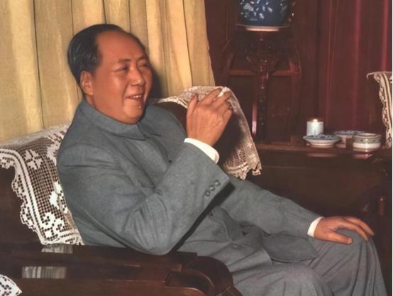 在1985年萧华病危之际，他对杨得志说想向中央汇报，但担心自己无法完成汇报任务！