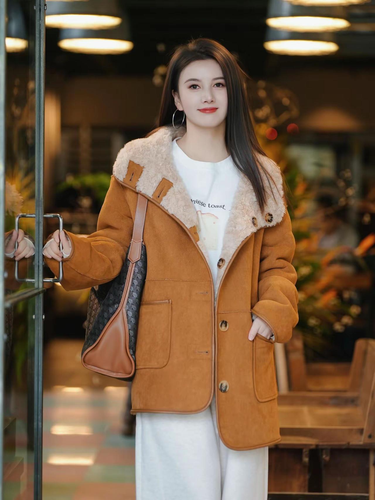 感情，不是天天甜言蜜语，而是就算不说话，坐在一起也觉得踏实。