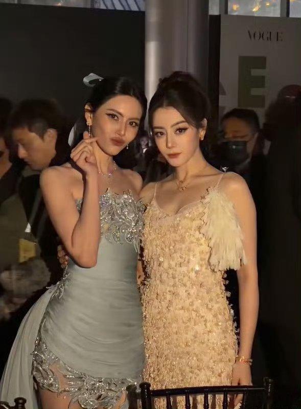 迪丽热巴第二套迪丽热巴，你到底想美出怎样的人生！！！！ ​​​
