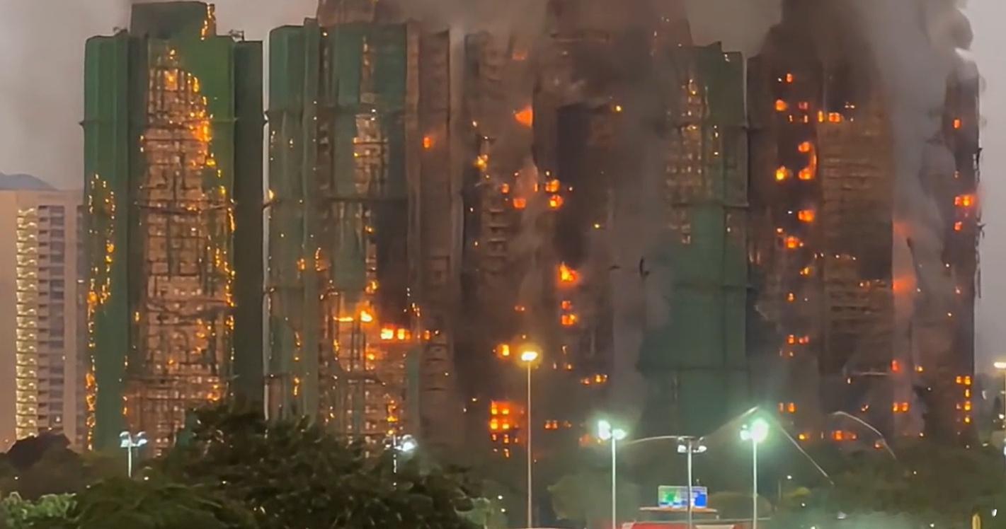 愿所有人平安，盼尽快调查火灾原因。香港火灾附近住户发声