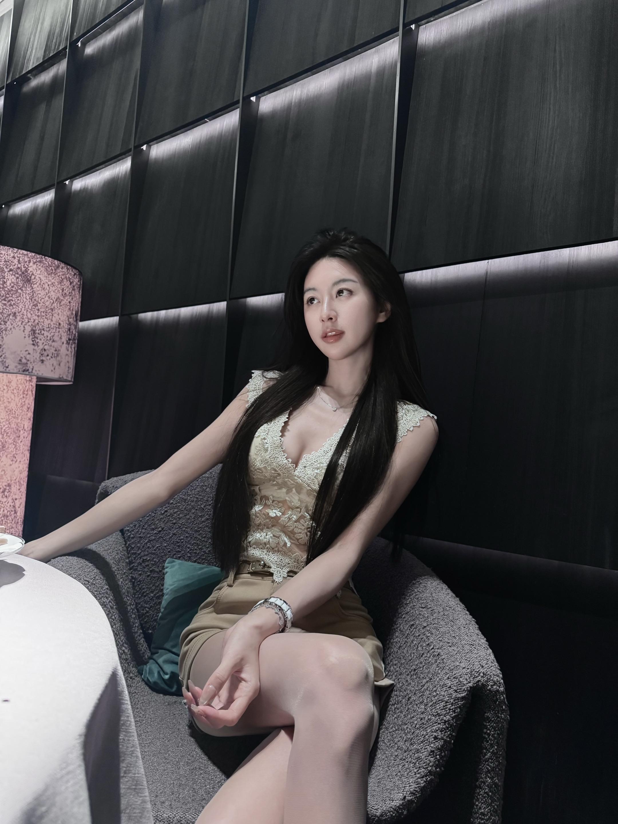 没有人是木讷的树，人只会为喜欢的人澎湃。