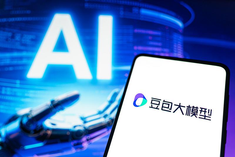 豆包深度植入手机底层，说话就能办事情，新一代AI手机本月要来了
新一代豆包手机近