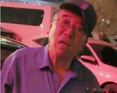 恶人还得恶人治！黑龙江，大爷每天早上5、6点起来剁菜，楼上女子苦不堪言，上门提醒