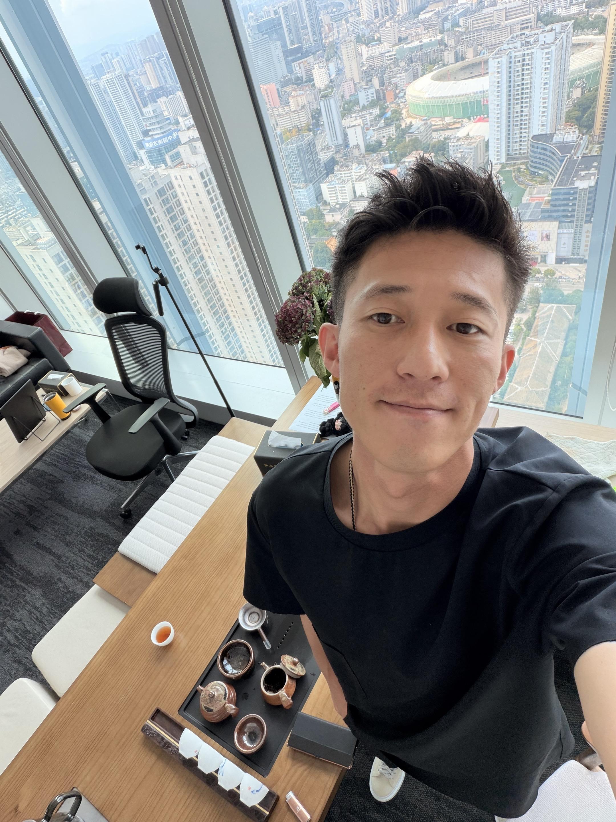 云南昆明有什么好点的工作？看这里，看这里，看这里，需不需要我这样的老板！