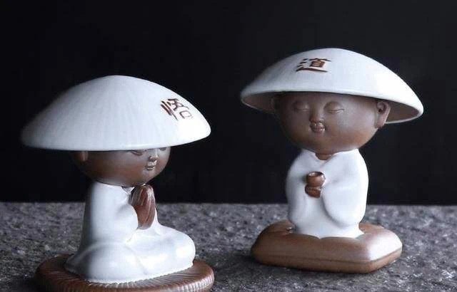 不跟烂人纠缠，不与烂事周旋。听不顺耳的话，左耳进右耳出；看不惯的人和事，淡淡远离