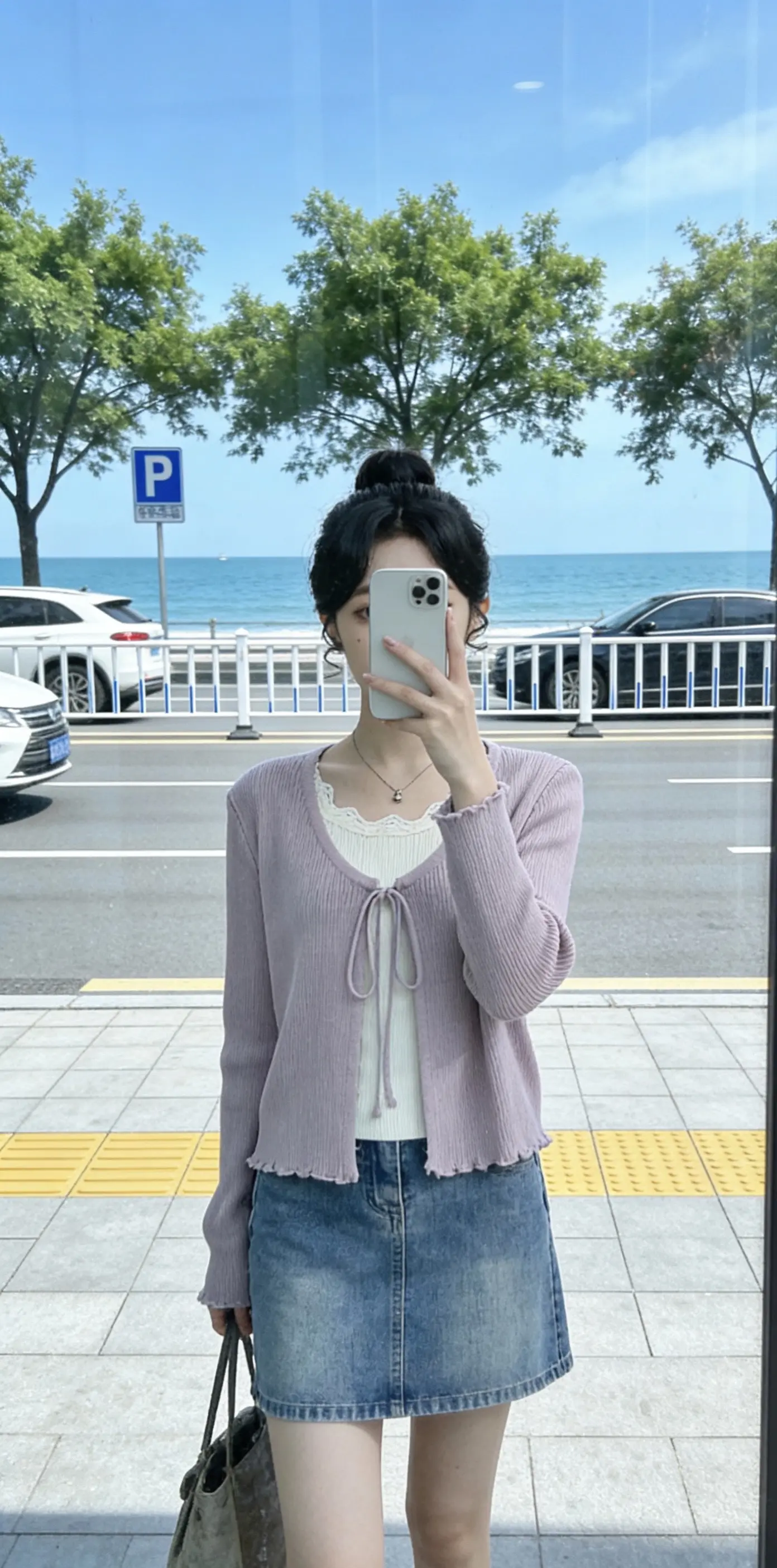 请尽量快乐，人生已经被很多人为难了，           自己就不要再...