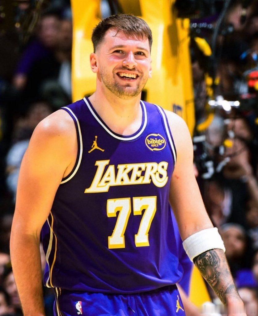 东契奇谈周日对阵独行侠：“达拉斯显然永远是我的家，上赛季首次重返那里的那场比赛，