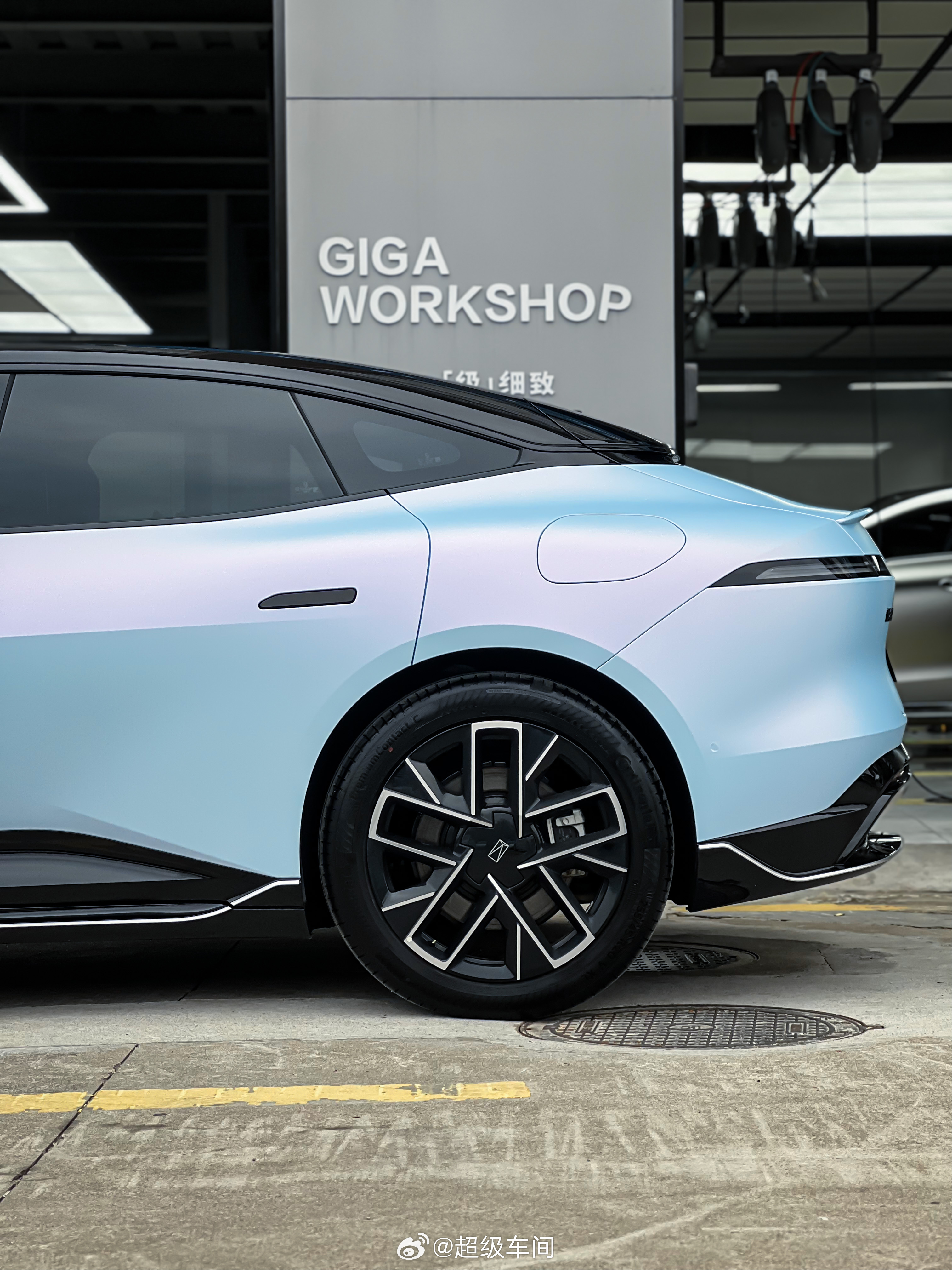 阿维塔06｜溢彩蓝光影溢彩的梦幻相遇✨演绎出灵动优雅的科技温柔💙💖汽车贴膜改