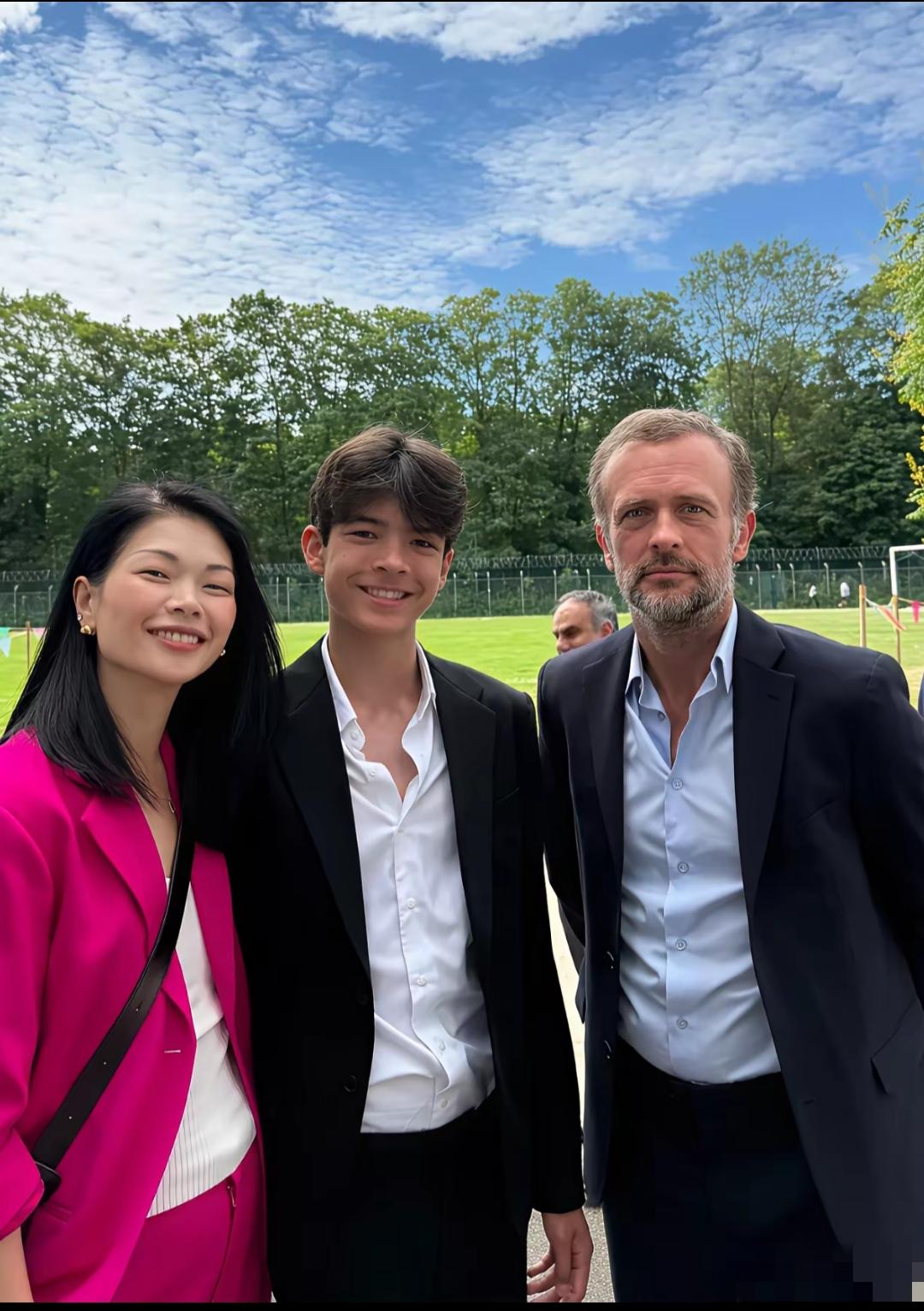 吕燕国际超模，刚出道时被骂最丑模特，她没有被恶言恶语打倒，反而凭着一股子韧劲和不
