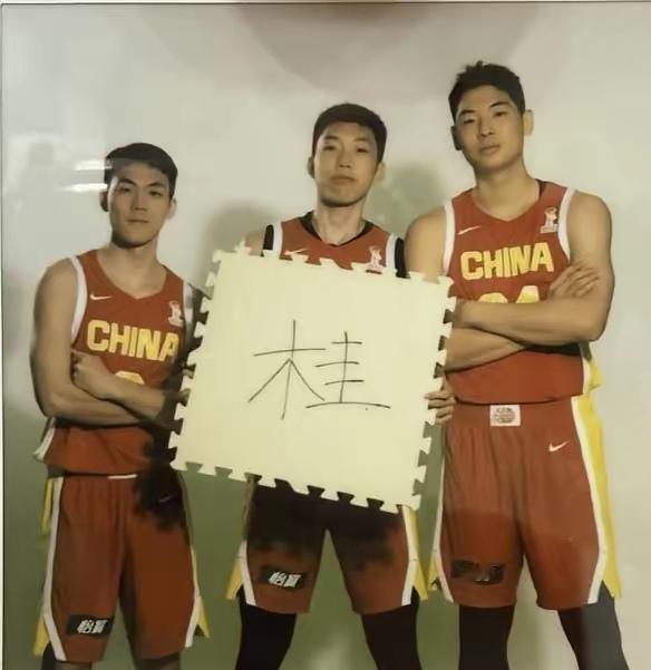 今天918，中国男篮对阵日本男篮的亚运会半决赛在晚上6点20正式开始。很多球迷已